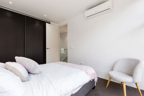 RenÃ©e - Beyond A Room Private Apartments - Accommodation Search 15