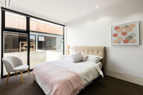 RenÃ©e - Beyond A Room Private Apartments - Accommodation Search 17