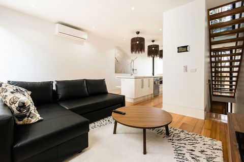 RenÃ©e - Beyond A Room Private Apartments - Accommodation Search 7