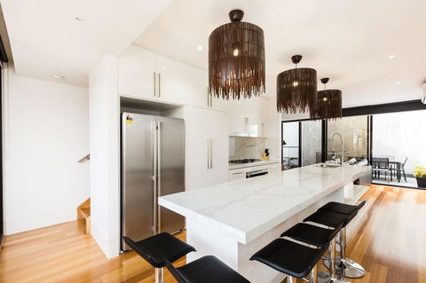RenÃ©e - Beyond A Room Private Apartments - Accommodation Search 4