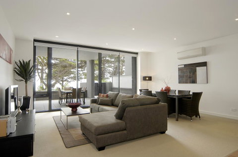 C-Scape Water Front Apartment - Accommodation Search 3