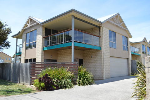 Ocean View Beach House - Accommodation Search 0