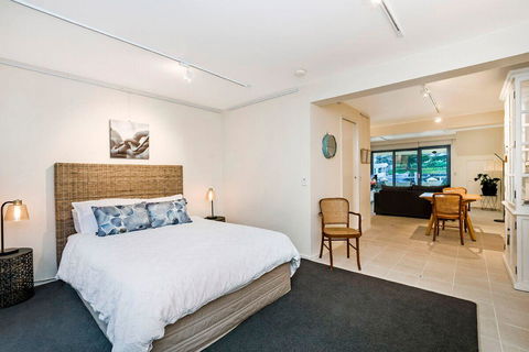 The Waterfront Apartment - Accommodation Search 5