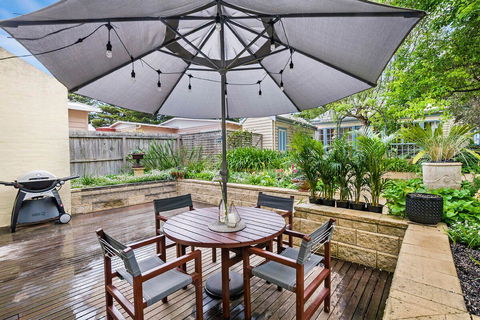 The Waterfront Apartment - Accommodation Search 12