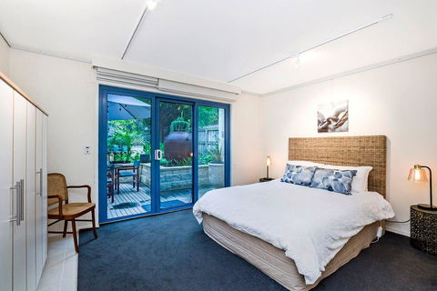 The Waterfront Apartment - Accommodation Search 6