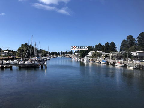The Boatshed Waterfront B&b - Accommodation Search 2