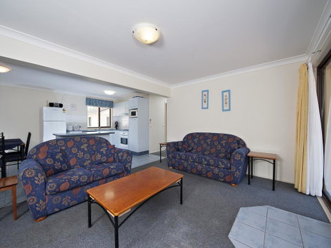 The Breakers, 16B Government Road - Accommodation Search 1