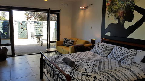 The Courtyard - Accommodation Search 0