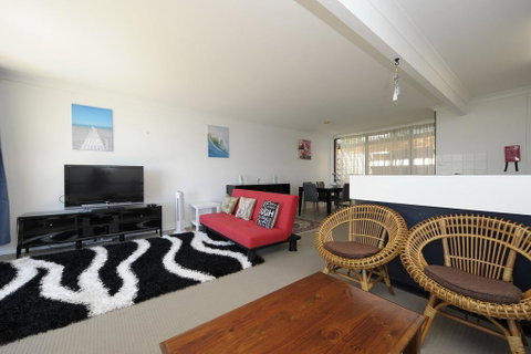 The Crest Unit 5 - Shoal Bay - Accommodation Search 1
