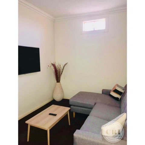 The Cri On Main - Accommodation Search 3
