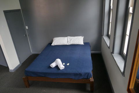 The Crown & Anchor Hotel - Accommodation Search 2