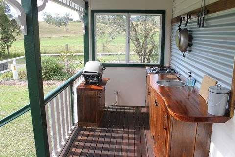 The Dollhouse Cottage - Accommodation Search 3