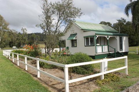 The Dollhouse Cottage - Accommodation Search 1
