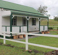 The Dollhouse Cottage - Accommodation Search