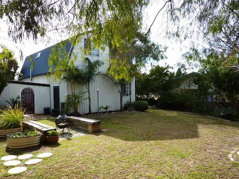 The Doo Drop Inn - Accommodation Search 3