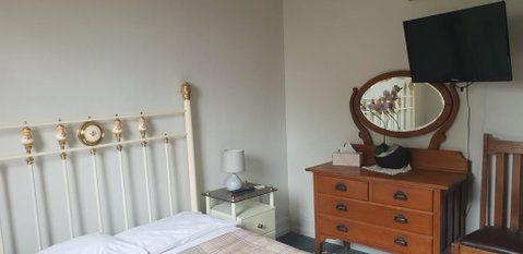 The Eastern Hotel - Accommodation Search 3