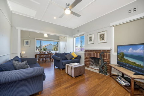 The Entrance North Lakeside Cottage - Accommodation Search 2