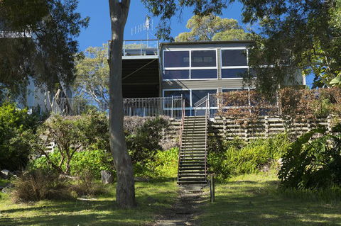The Folly - Accommodation Search 0