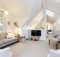 The Gatehouse - Light filled cottage in the leafy suburb of Hawthorn - Accommodation Search