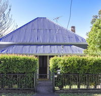 The Grey House - Accommodation Search