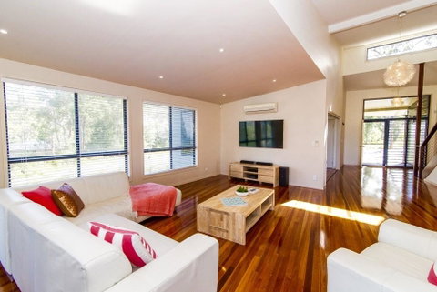 The Holiday House - Accommodation Search 1
