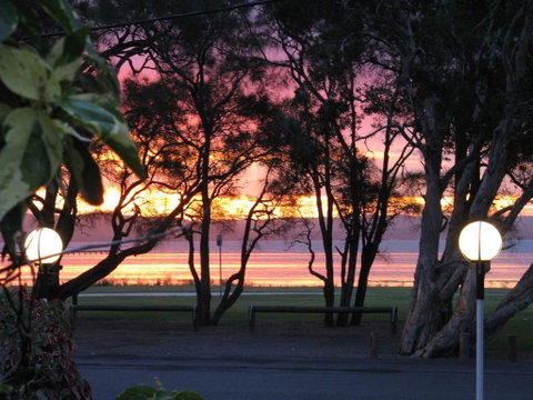 The Jetty Cabin Lakeside - Accommodation Search 1