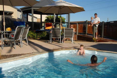 The Lakes Apartments - Accommodation Search 1