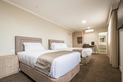 The Lighthouse Hotel - Accommodation Search 2