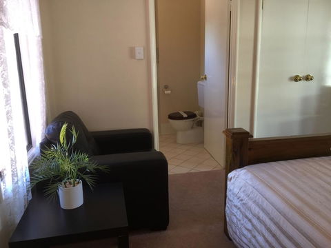 The Nosh & Nod - Howick Street - Accommodation Search 2