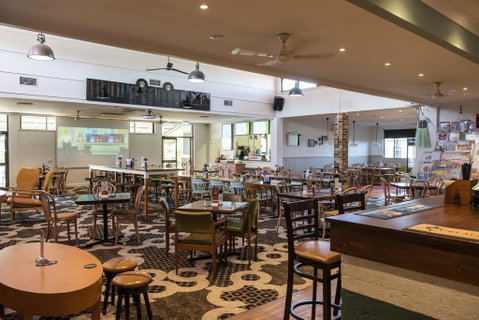 The Oaks Hotel - Accommodation Search 1