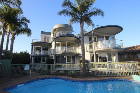 The Palms Apartments - Accommodation Search 1