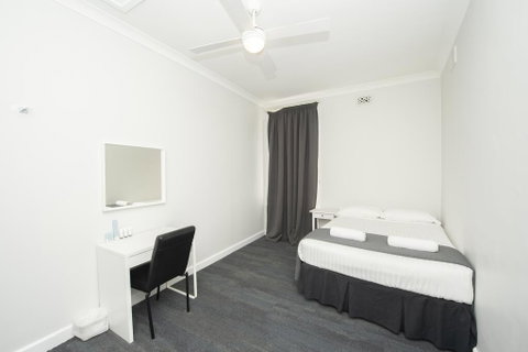 The Parade Hotel - Accommodation Search 3