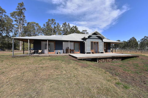 The Parson's Vineyard Retreat - Get Amongst The Vineyards In A Historic Home - Accommodation Search 3