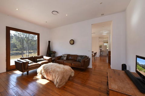 The Parson's Vineyard Retreat - Get Amongst The Vineyards In A Historic Home - Accommodation Search 2