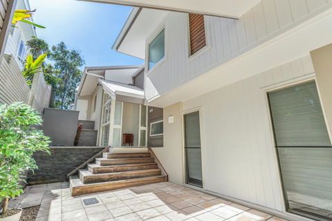 The Peachy Life, Sunshine Beach - Accommodation Search 1