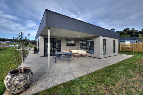 The Pines 1 - Accommodation Search 2