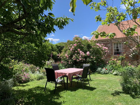 The Racecourse Inn - Accommodation Search 3