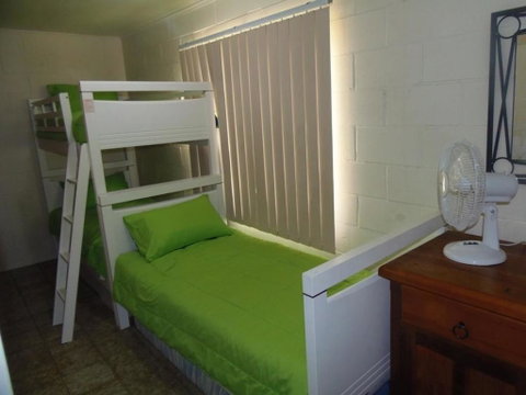 The Red Piranha - Rainbow Beach, Close To Everything, Air Con And Pet Friendly - Accommodation Search 2
