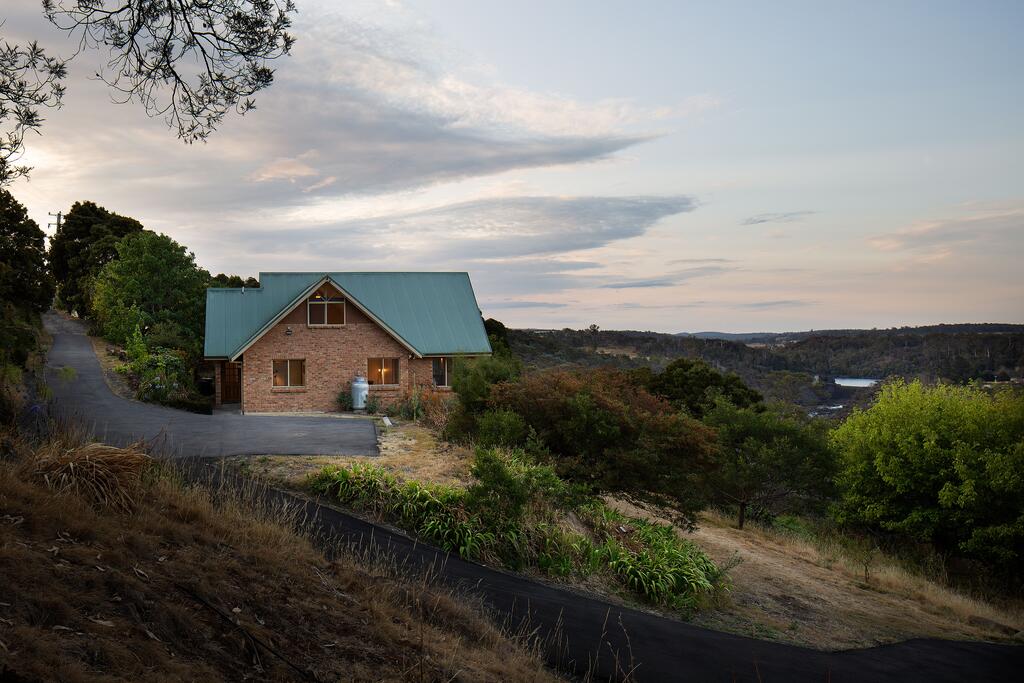 Blackstone Heights TAS Accommodation Search