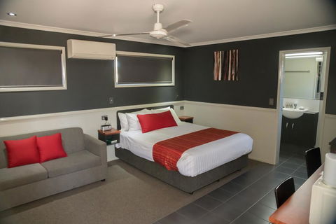 The Rocks Motel - Accommodation Search 1
