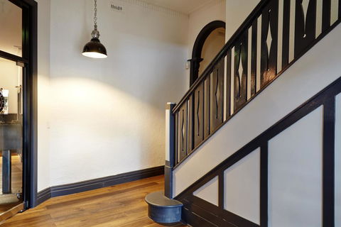 The Royal Hotel, Drouin - Accommodation Search 2