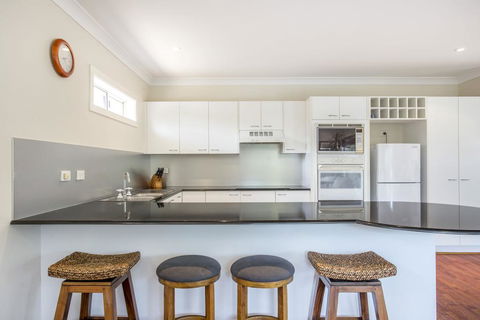The Sands - 4/46 Jones Avenue Mollymook - Accommodation Search 1