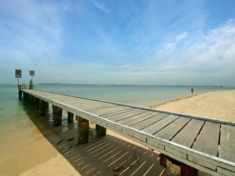 The Shoal One Block From The Beach - Accommodation Search 0