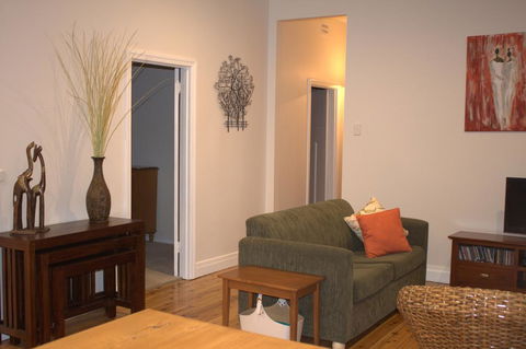 The Yellow Daisy - Accommodation Search 3