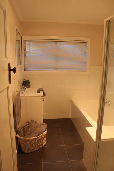 The Yellow Daisy - Accommodation Search 2
