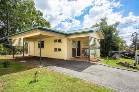 Tiaro Tourist Stopover - Accommodation Search 1