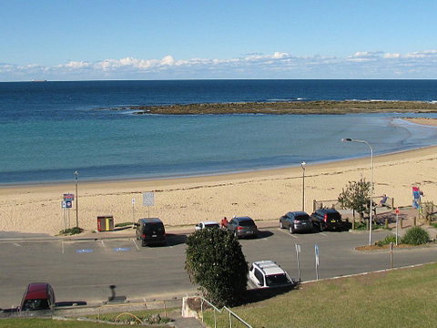 Toowoon Beach View 3br Villa 4 Just Steps To Beach With Views - Accommodation Search 0