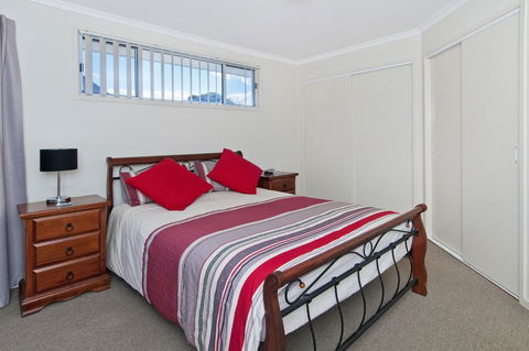 TOPVIEWS - 15Second Av BH - Accommodation Search 3