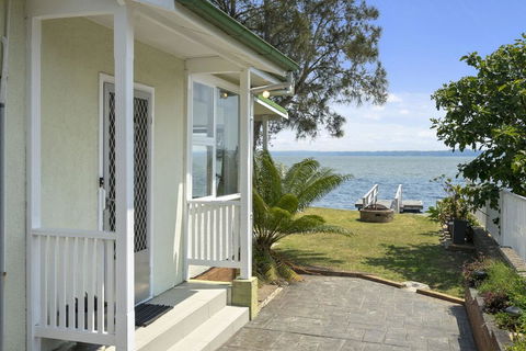 Toukley Lakefront House,Toukley - Accommodation Search 1