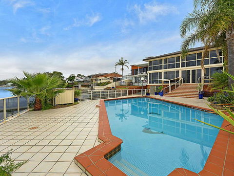 Toukley Waterfront House - Accommodation Search 2